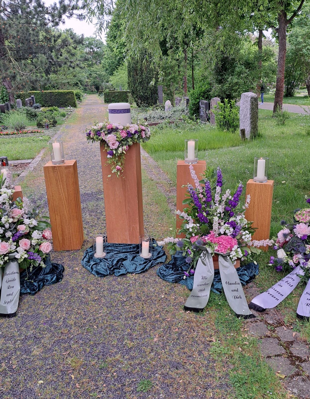 Trauerfeier direkt am Grab