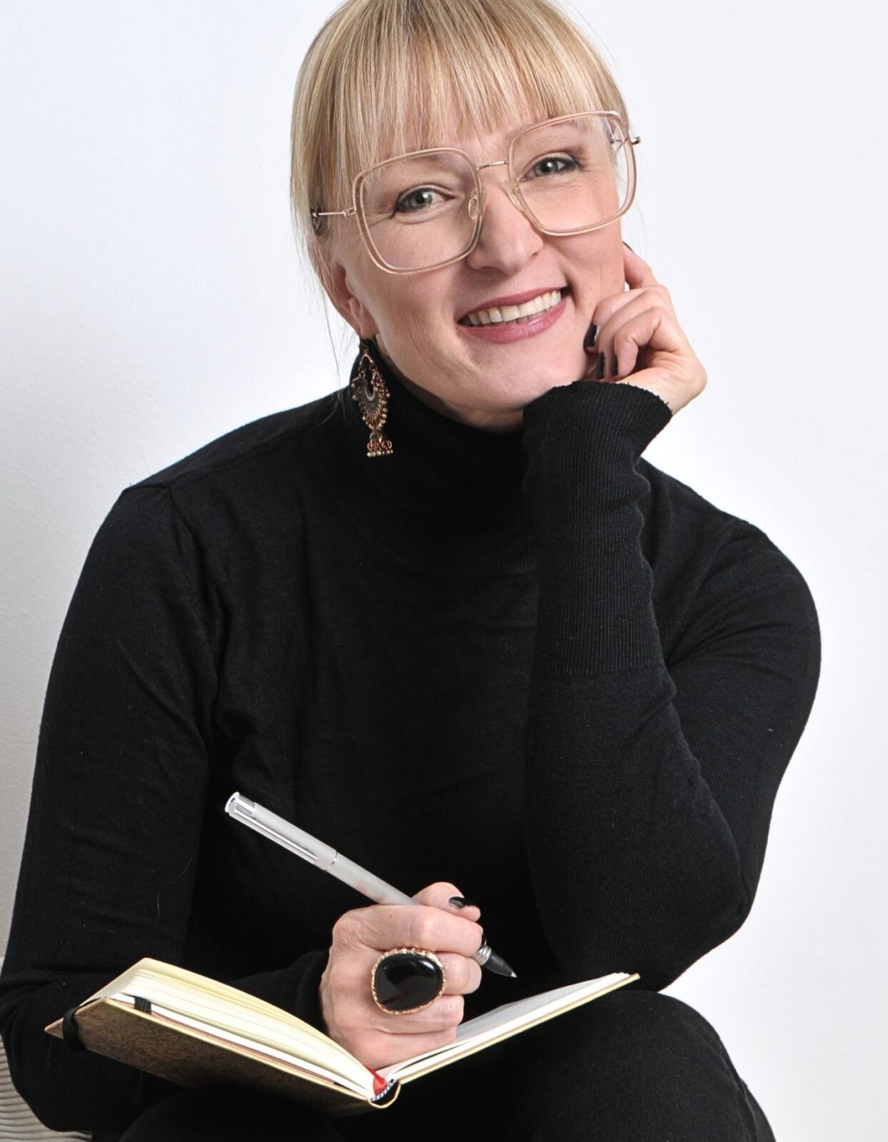 portrait_Yve Skorb Freie Rednerin Hamburg Trauerrednerin Trauerrednerin Hamburg Freie Rednerin Yve Skorb