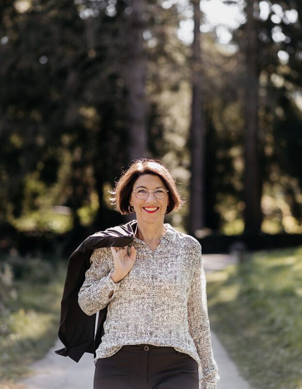 BUSINESS - Claudia Biesinger